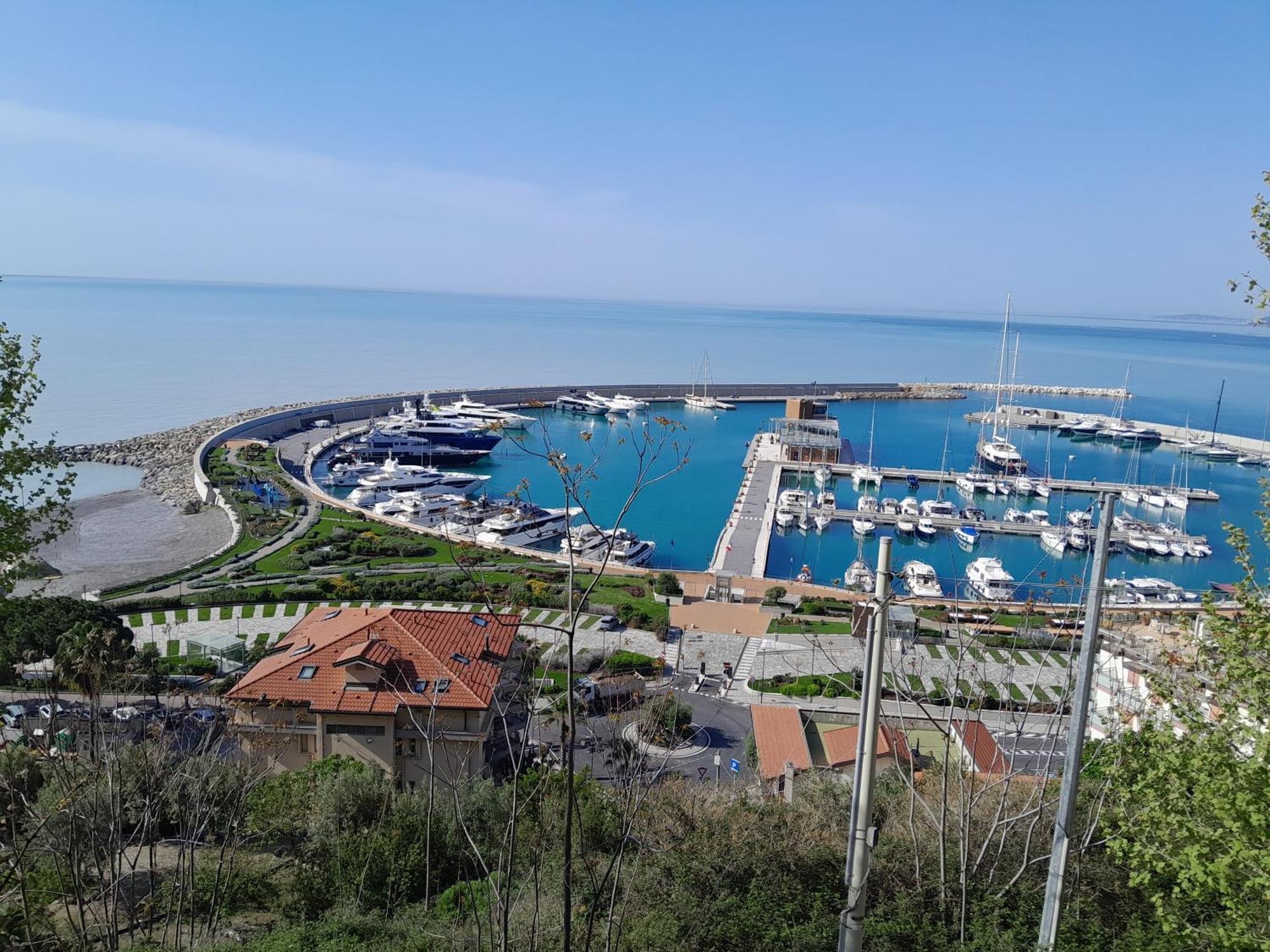 Appartamento Carrerapiana Pigna Bagian luar foto